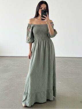 Natura Portugal NWT Sage Green Embroidered Maxi Dress Size S Viscose Boho